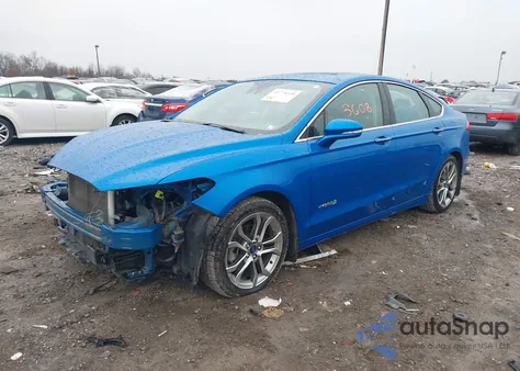 2019 Ford Fusion Hybrid Titanium from USA, damaged, VIN 3FA6P0RU1KR266955